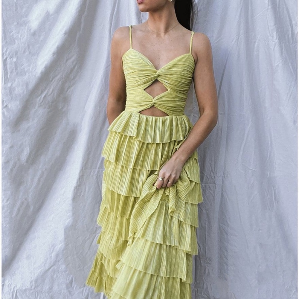 Gianni Bini Grace Metallic Plisse Sweetheart Neck Cut-Out Tiered Dress - Flaxen